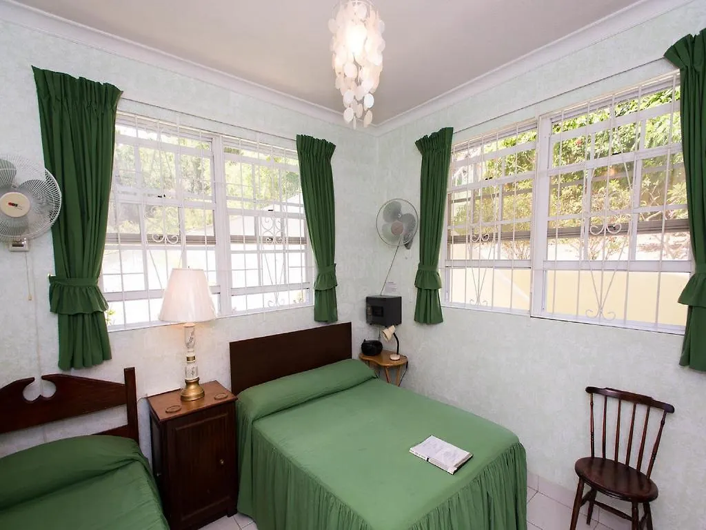 Palm Paradise Guest House And Apartments Derricks