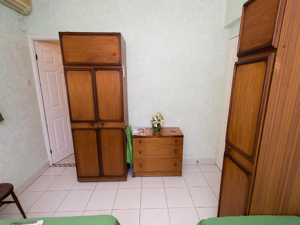 Palm Paradise Guest House And Apartments