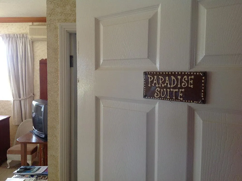 Palm Paradise Guest House And Apartments Derricks